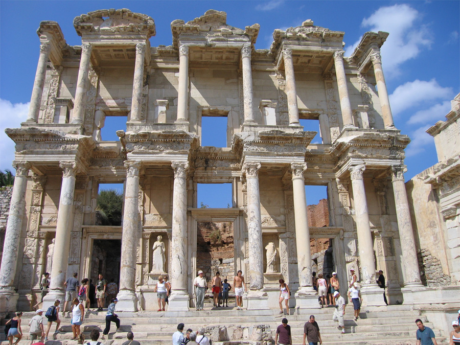 Ein Bild von der Celsus-Bibliothek in der Türkei