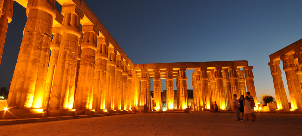 Säulenhof von Amenophis III in Luxor