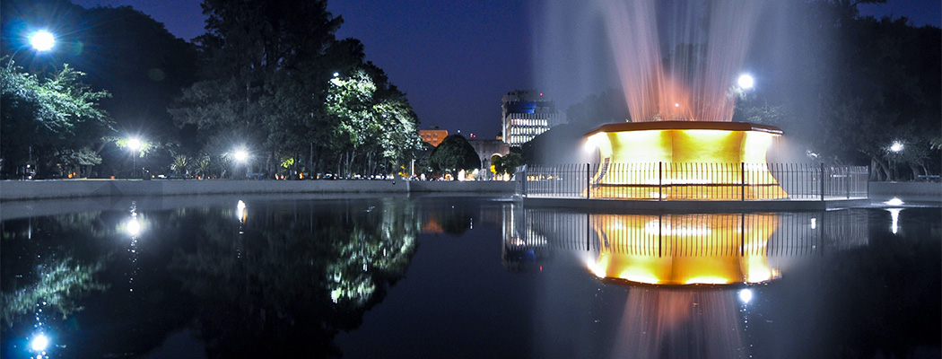Parque Farroupilha in der Nacht