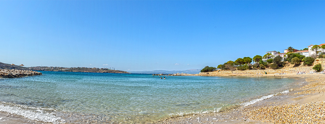 Panoramafoto von Strand in Çeşme